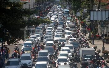 Bandung Dinobatkan Kota Termacet se-Indonesia, Wali Kota Farhan Merasa Malu