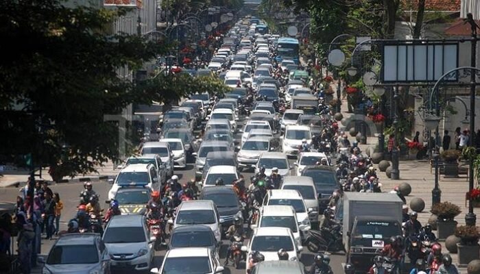 Bandung Dinobatkan Kota Termacet se-Indonesia, Wali Kota Farhan Merasa Malu